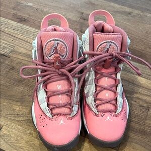 Pink Jordan 96’97’98’ size 5y